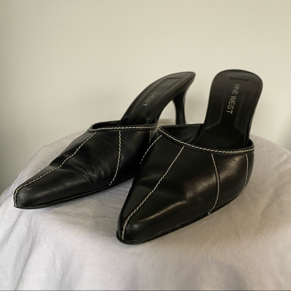 Nine West black pointed toe mule white stitching